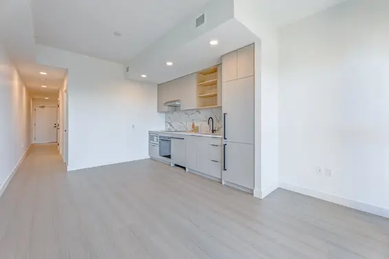 104/204 422 East 3rd Street, North Vancouver For Sale - image 3