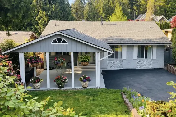 6430 Fox Street, West Vancouver For Sale - image 1