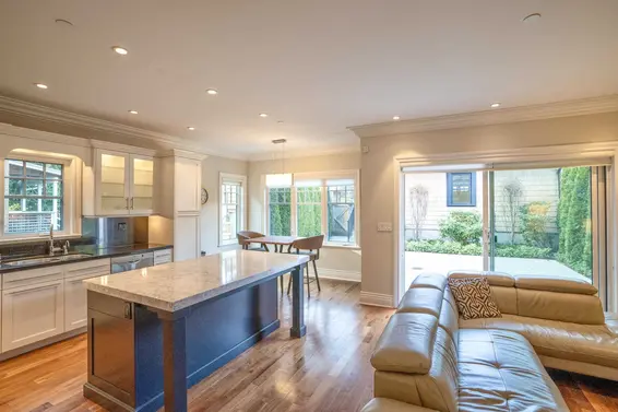 1295 Clyde Avenue, West Vancouver For Sale - image 10