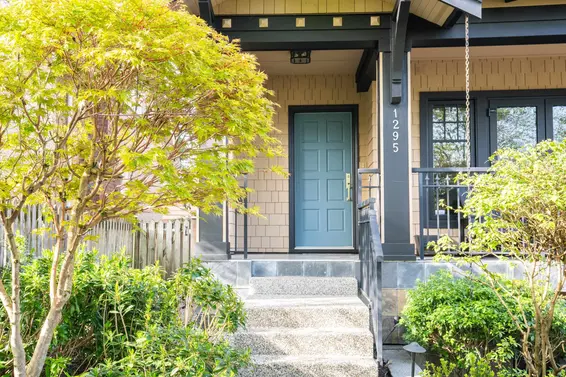 1295 Clyde Avenue, West Vancouver For Sale - image 2