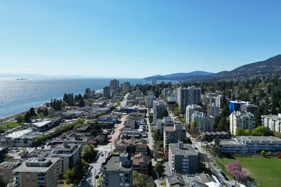 1295 Clyde Avenue, West Vancouver For Sale - image 37