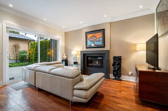 1295 Clyde Avenue, West Vancouver For Sale - image 9