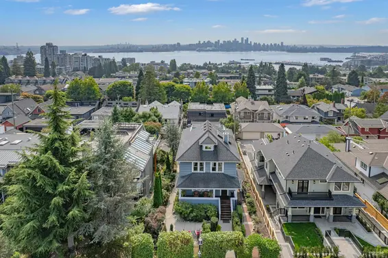 255 West 6th Street, North Vancouver For Sale - image 3