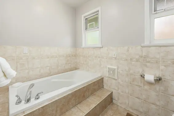 1224 West 23rd Street, North Vancouver For Sale - image 18