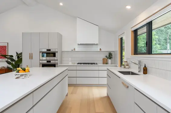 1723 Edgewater Lane, North Vancouver For Sale - image 11