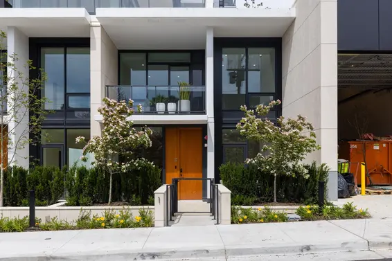 TH1 135 East 13th Street, North Vancouver