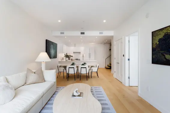 TH1 135 East 13th Street, North Vancouver For Sale - image 11