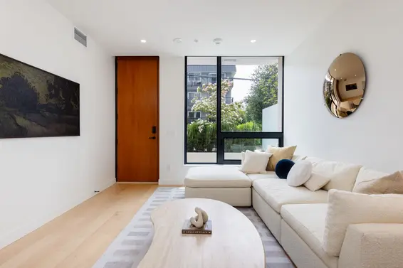 TH1 135 East 13th Street, North Vancouver For Sale - image 12
