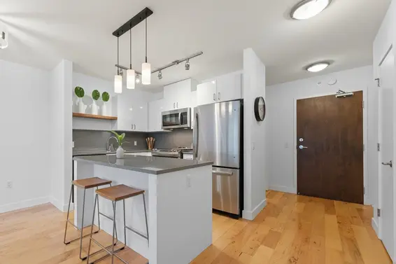 805 175 West 1st Street, North Vancouver For Sale - image 3