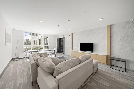 116 747 East 3rd Street, North Vancouver For Sale - image 37