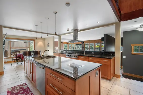 5812 Eagle Island, West Vancouver For Sale - image 8