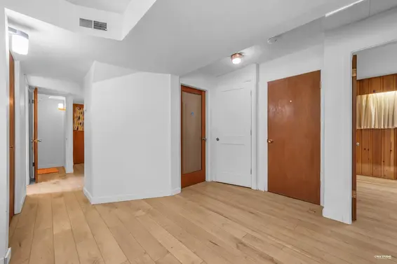 4578 Capilano Road, North Vancouver For Sale - image 12