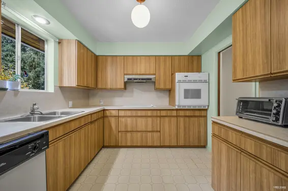 4578 Capilano Road, North Vancouver For Sale - image 5