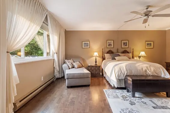 942 Montroyal Boulevard, North Vancouver For Sale - image 16