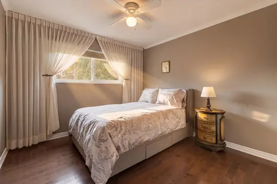 942 Montroyal Boulevard, North Vancouver For Sale - image 20