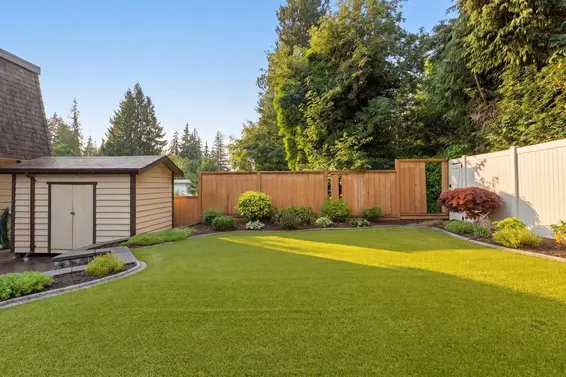 942 Montroyal Boulevard, North Vancouver For Sale - image 25