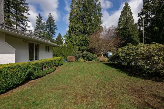 4143 Virginia Crescent, North Vancouver For Sale - image 10