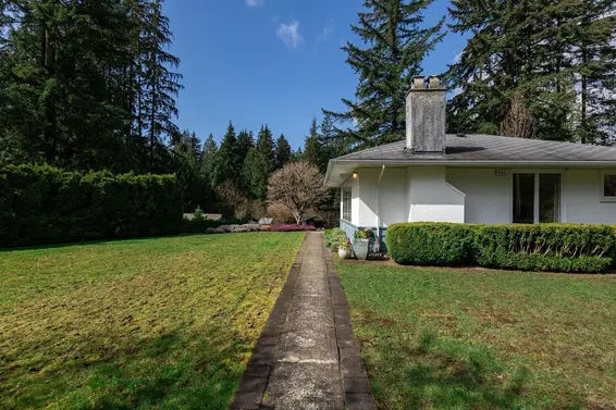 4143 Virginia Crescent, North Vancouver For Sale - image 9