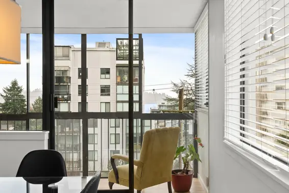 402 555 13th Street, West Vancouver For Sale - image 3