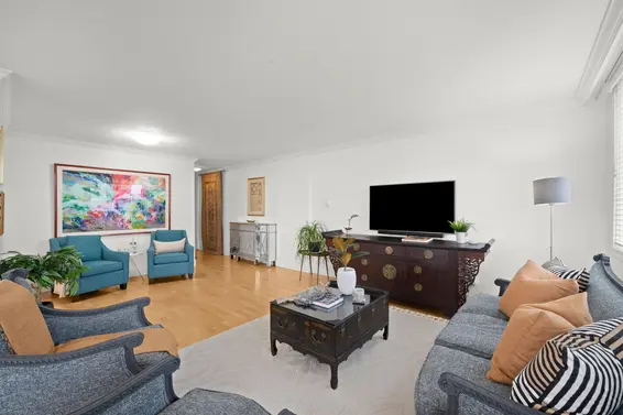 402 555 13th Street, West Vancouver For Sale - image 5
