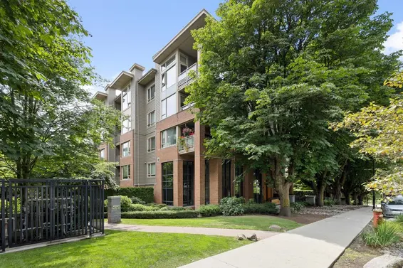 304 139 West 22nd Street, North Vancouver