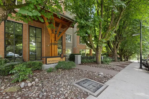 304 139 West 22nd Street, North Vancouver For Sale - image 2