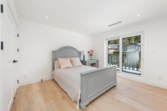 4082 Sunnycrest Drive, North Vancouver For Sale - image 36