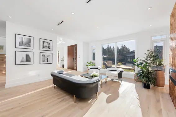 4082 Sunnycrest Drive, North Vancouver For Sale - image 6