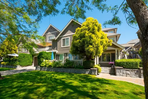 5 222 East 5th Street, North Vancouver