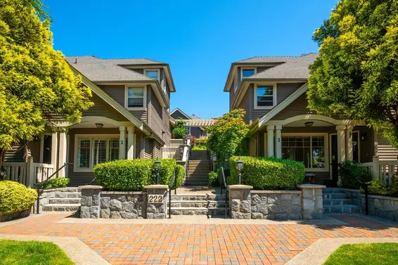 5 222 East 5th Street, North Vancouver For Sale - image 3