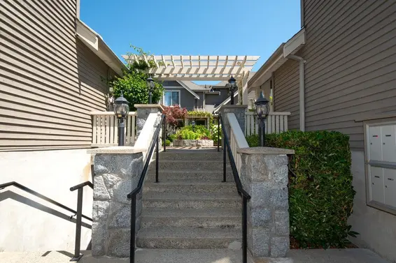 5 222 East 5th Street, North Vancouver For Sale - image 4