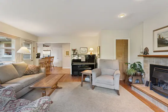 2658 Newmarket Drive, North Vancouver For Sale - image 10