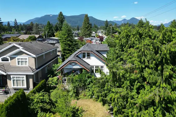 796 East 11th Street, North Vancouver For Sale - image 9