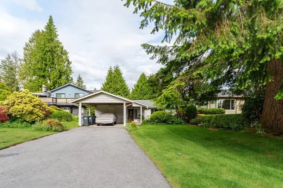 3692 Maginnis Avenue, North Vancouver