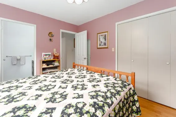 3692 Maginnis Avenue, North Vancouver For Sale - image 15