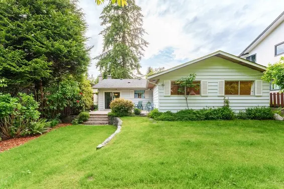 3692 Maginnis Avenue, North Vancouver For Sale - image 3