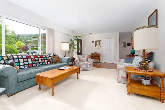 3692 Maginnis Avenue, North Vancouver For Sale - image 6