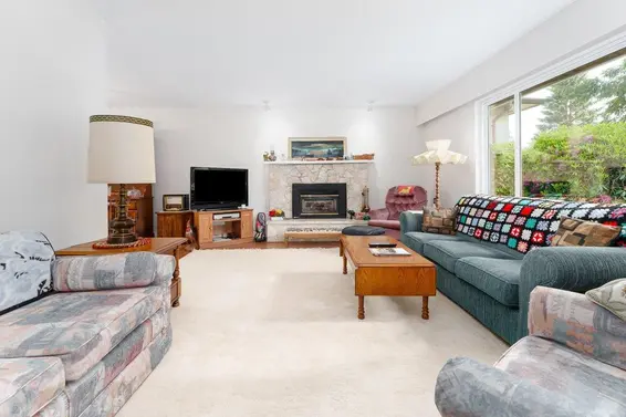 3692 Maginnis Avenue, North Vancouver For Sale - image 7