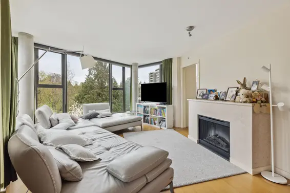 501 683 Victoria Park West, North Vancouver For Sale - image 3