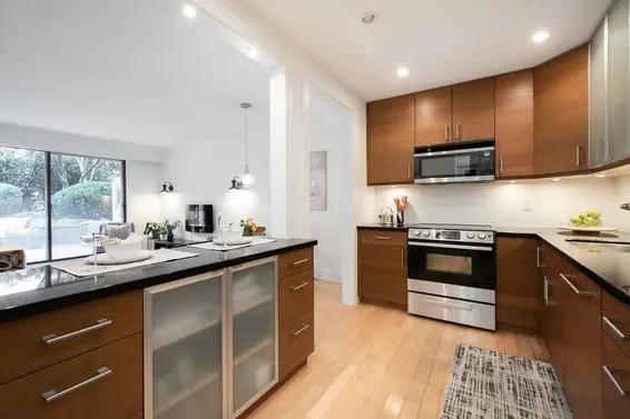 101 236 West 2nd Street, North Vancouver For Sale - image 3