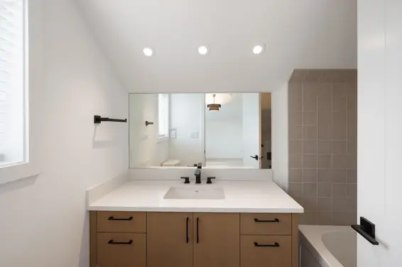 614 East 9Th Street, North Vancouver For Sale - image 20