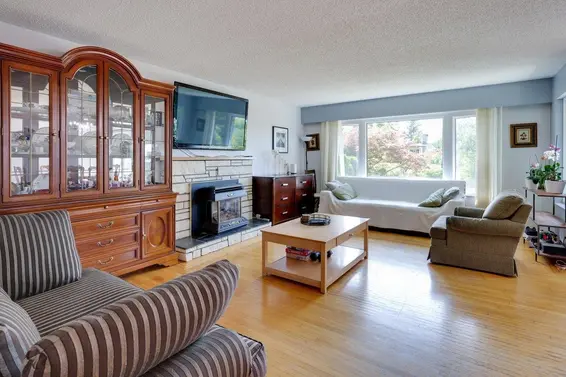 408 East 18th Street, North Vancouver For Sale - image 3