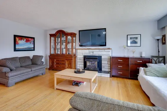 408 East 18th Street, North Vancouver For Sale - image 4