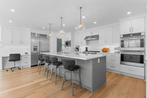 2387 Caledonia Avenue, North Vancouver For Sale - image 3
