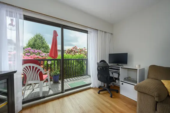 105 123 East 19th Street, North Vancouver For Sale - image 2