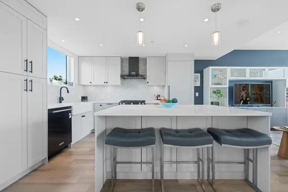 402 505 East 2nd Street, North Vancouver For Sale - image 4