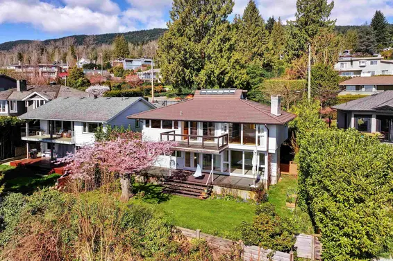 2220 Queens Avenue, West Vancouver For Sale - image 10