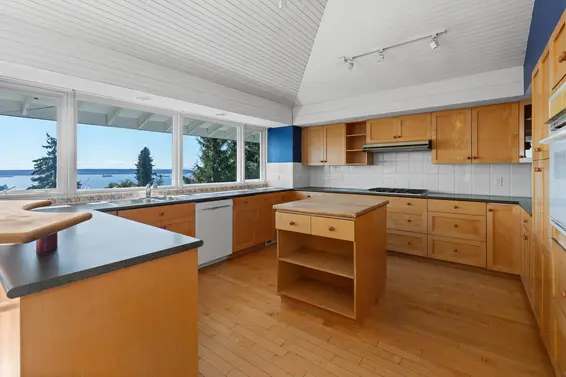 2220 Queens Avenue, West Vancouver For Sale - image 12