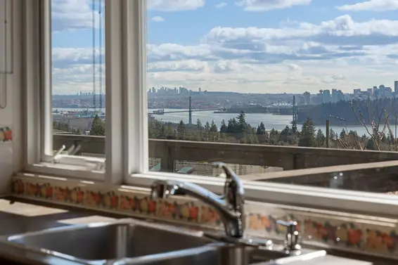 2220 Queens Avenue, West Vancouver For Sale - image 13