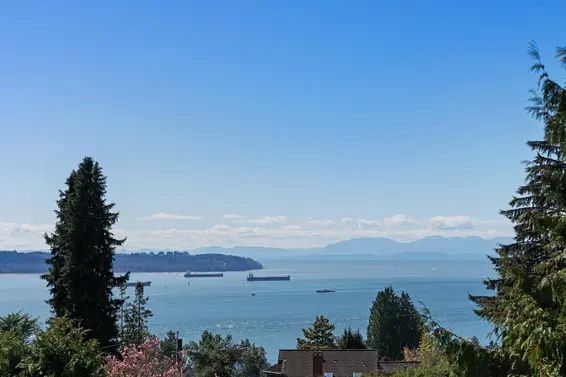 2220 Queens Avenue, West Vancouver For Sale - image 32